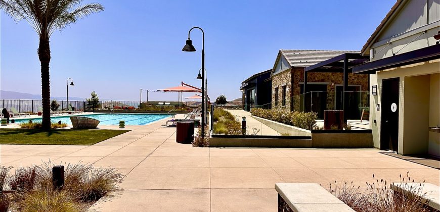 28553 Daybreak Way, Saugus, CA 91331