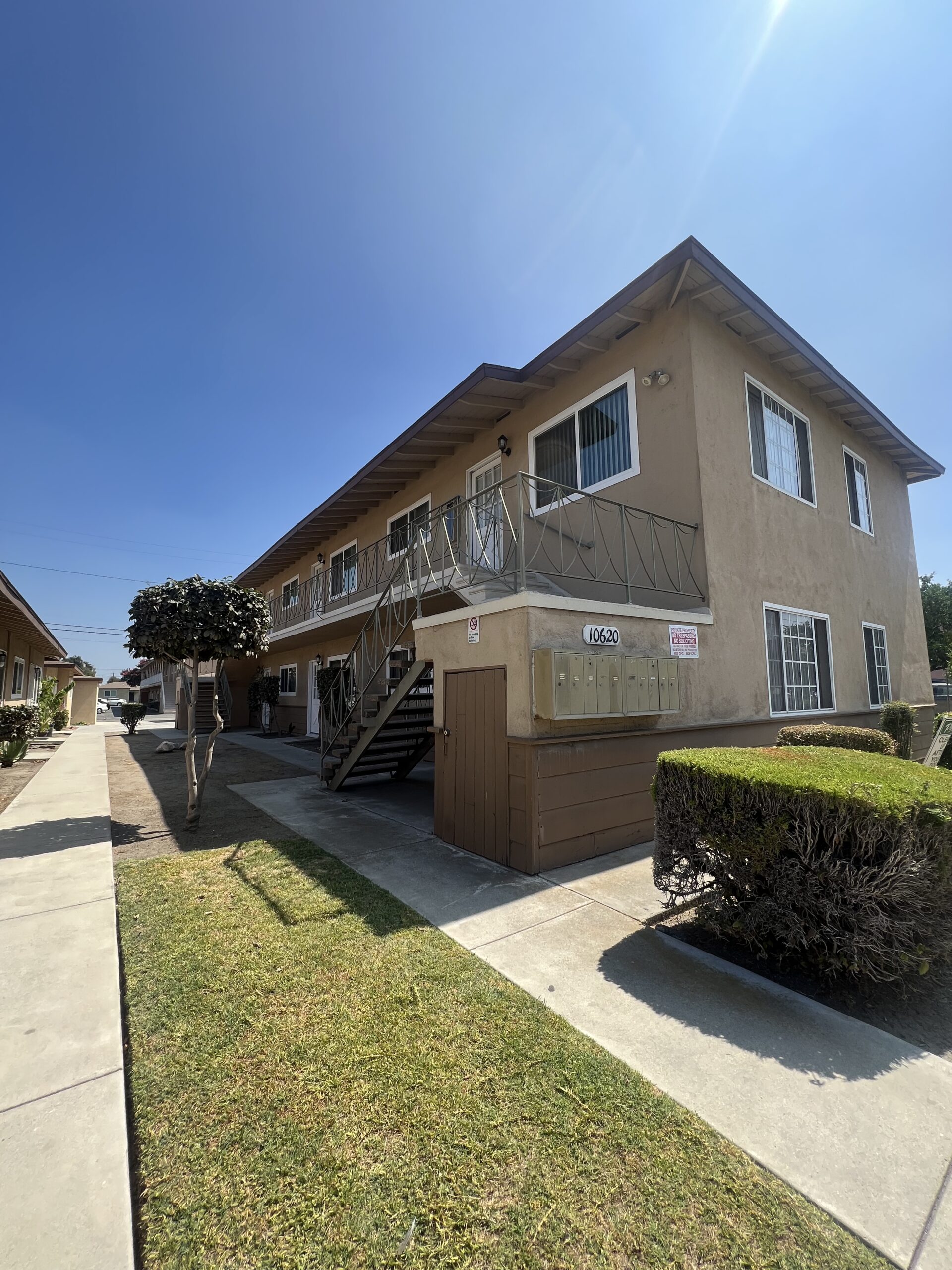 10620 Western Ave., Unit F Downey, CA 90241