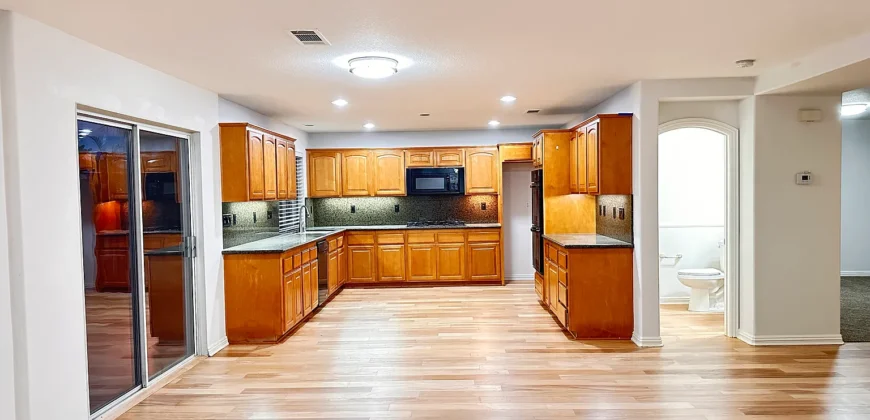 1913 Crystal Downs Dr, Corona, CA 92883