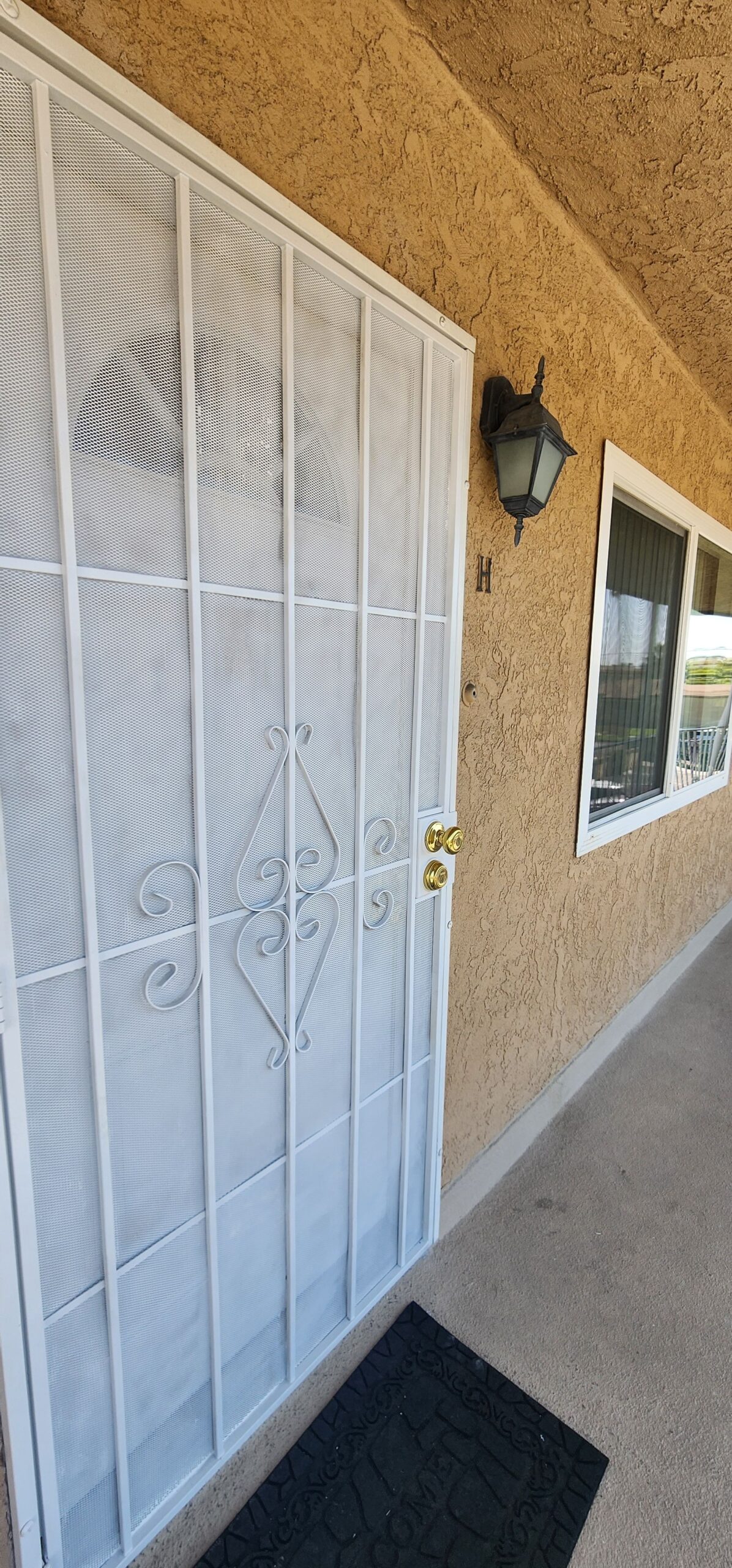 10615 La Reina Ave, Unit H Downey, CA 90241