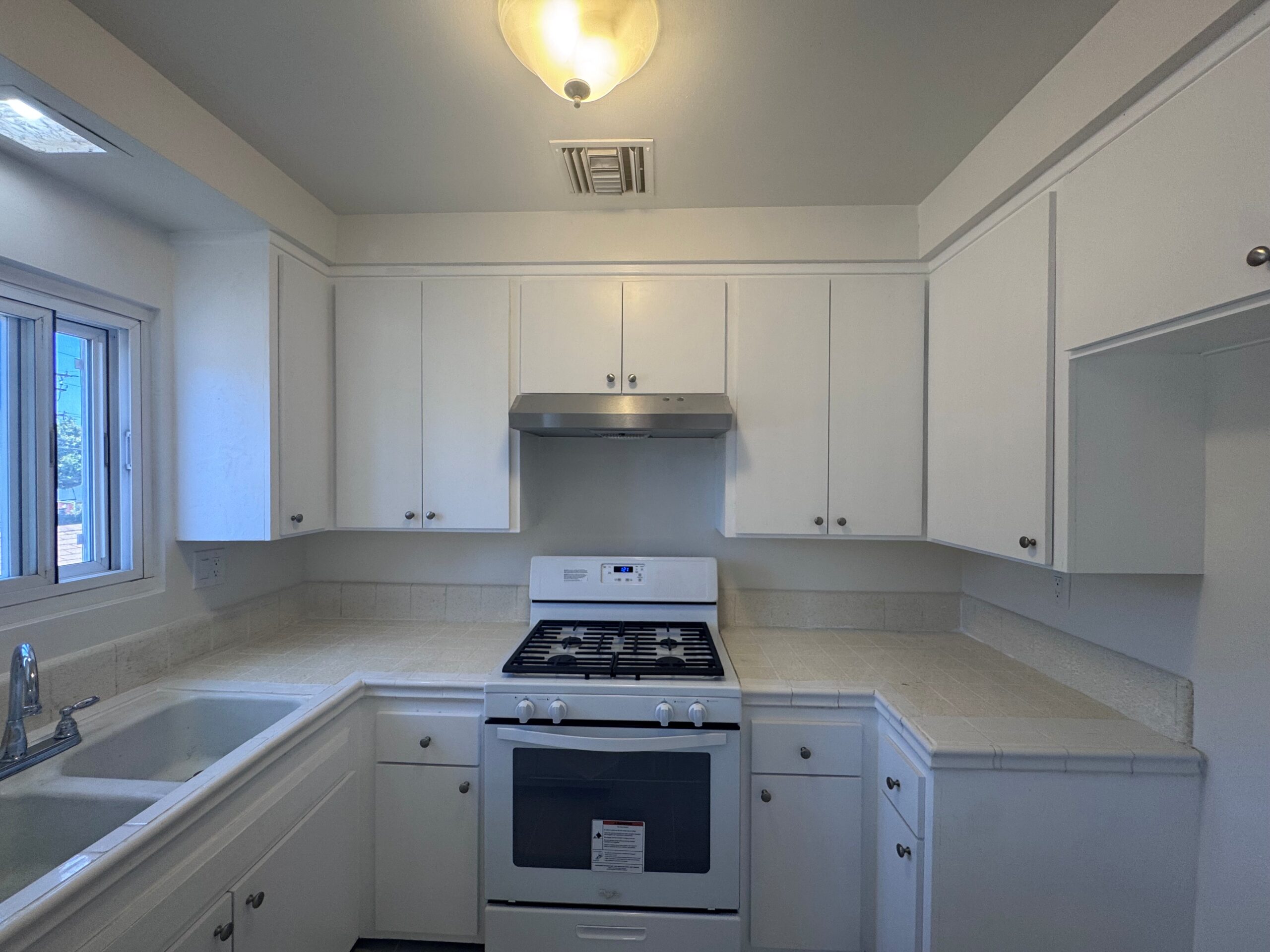 222 Lime Street – C Inglewood, CA 90301