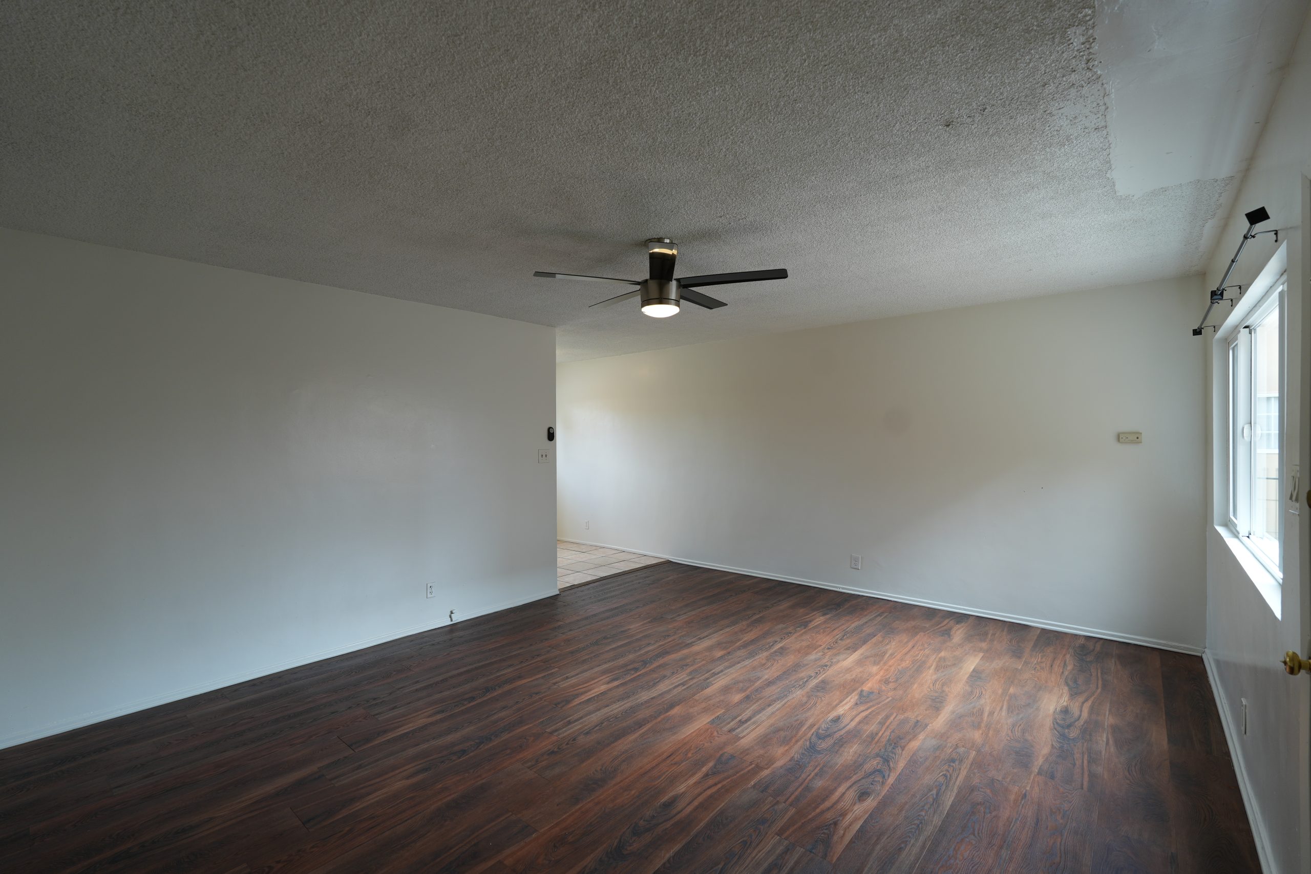 11915 Manor Drive – #C Hawthorne, CA 90250