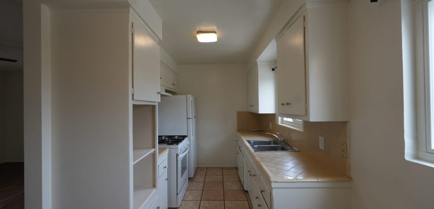 11915 Manor Drive – #C Hawthorne, CA 90250