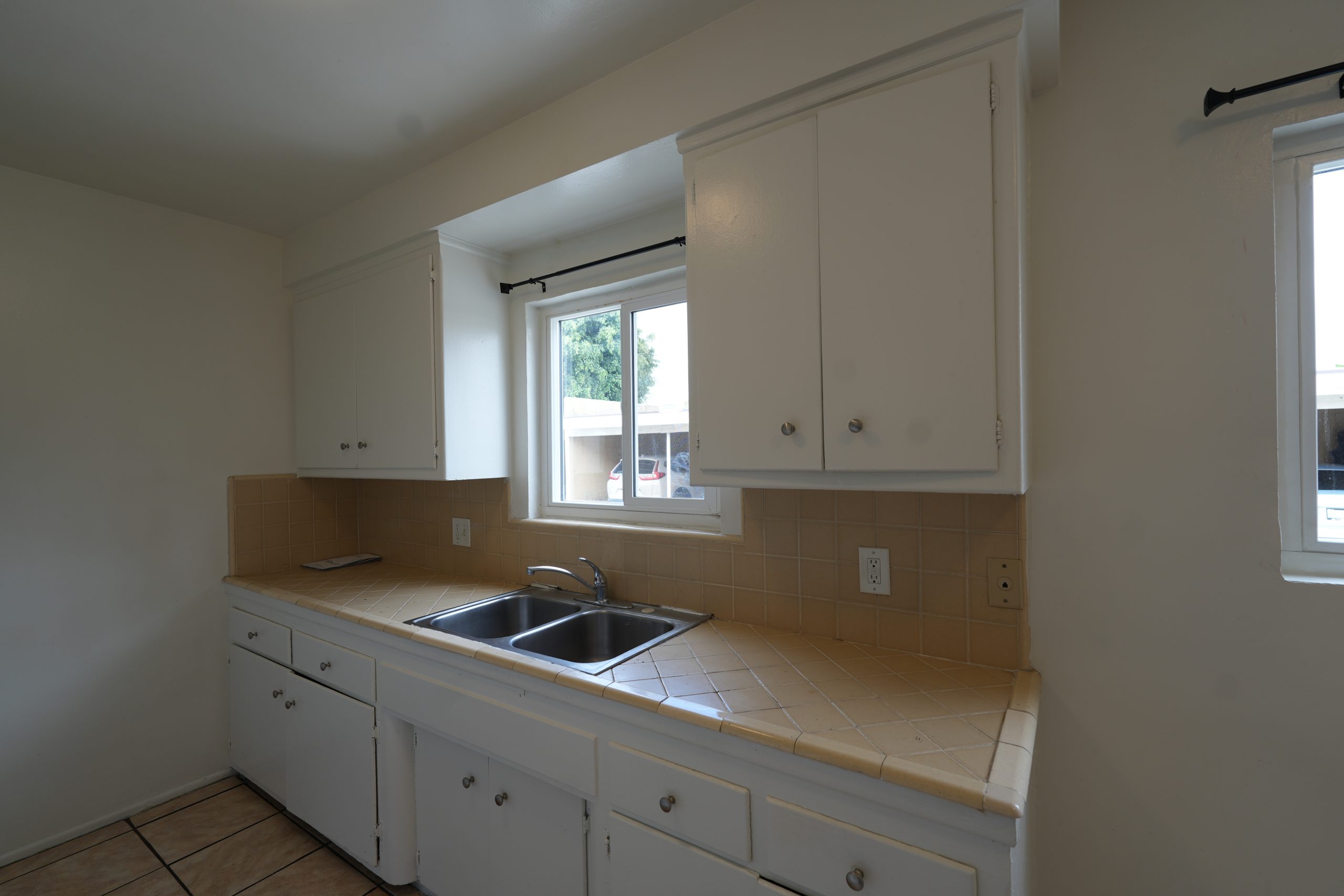 11915 Manor Drive – #C Hawthorne, CA 90250