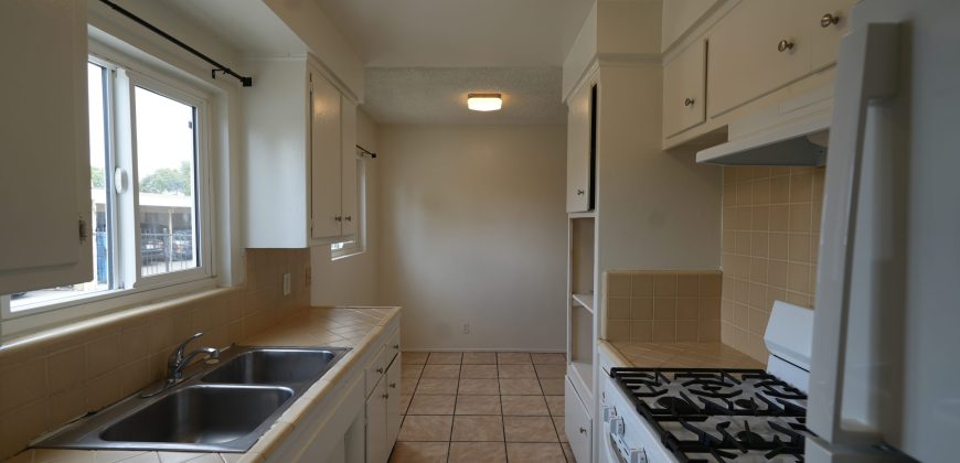 11915 Manor Drive – #C Hawthorne, CA 90250