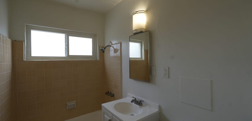 11915 Manor Drive – #C Hawthorne, CA 90250