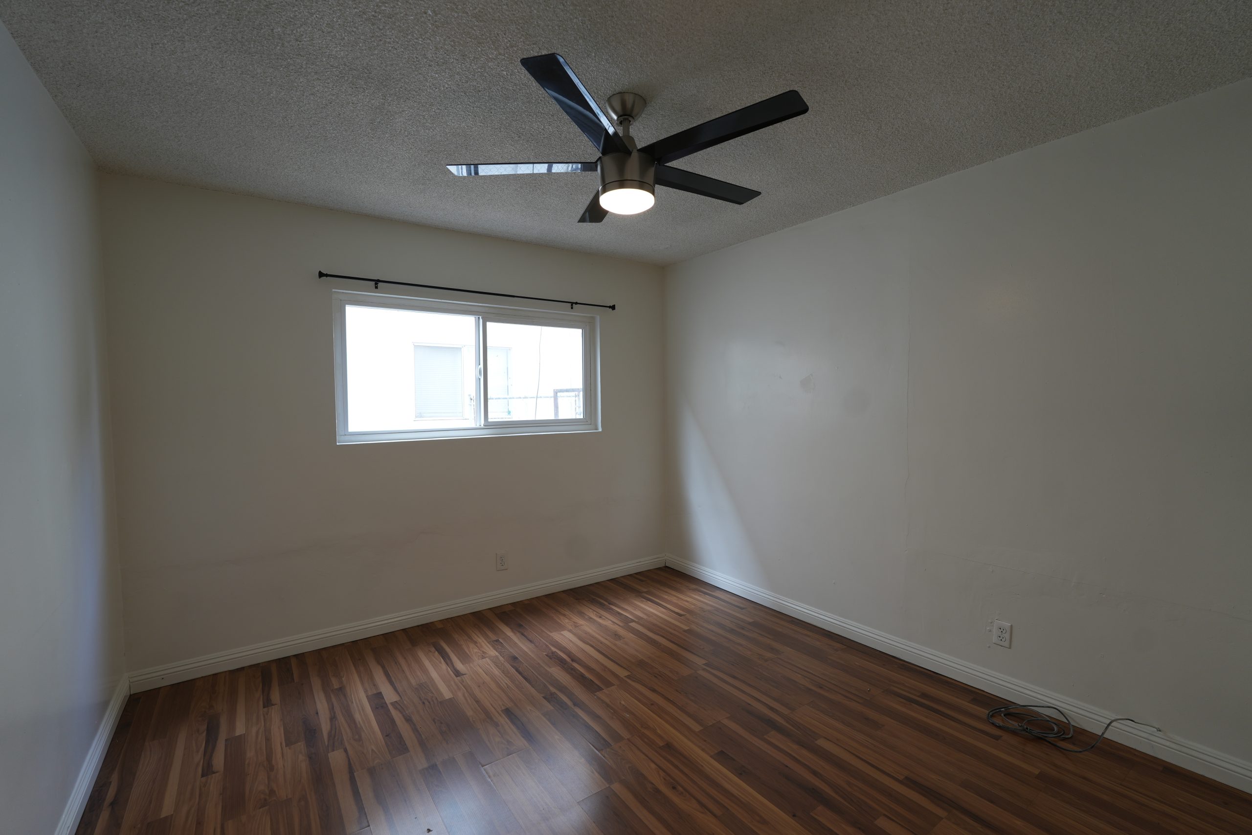 11915 Manor Drive – #C Hawthorne, CA 90250