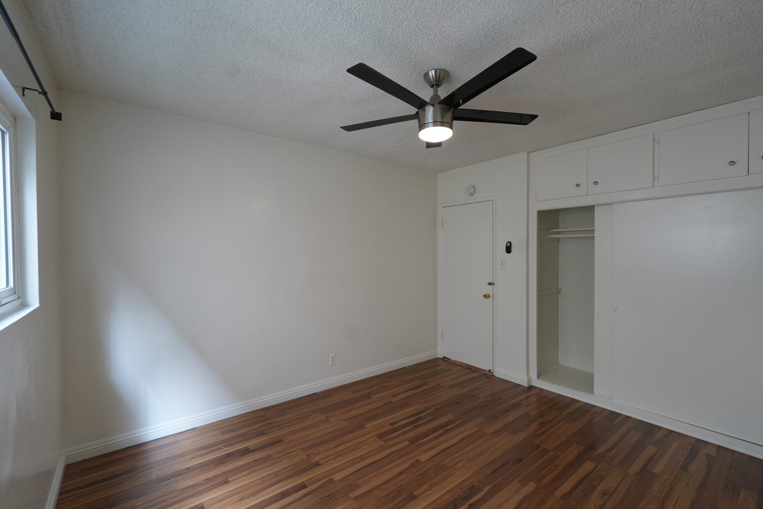 11915 Manor Drive – #C Hawthorne, CA 90250