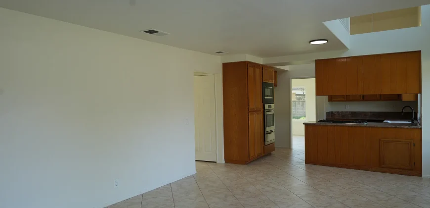 103 Crystal Springs Rd San Dimas, CA 91773-1134