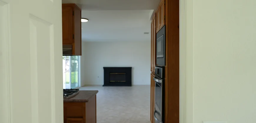 103 Crystal Springs Rd San Dimas, CA 91773-1134