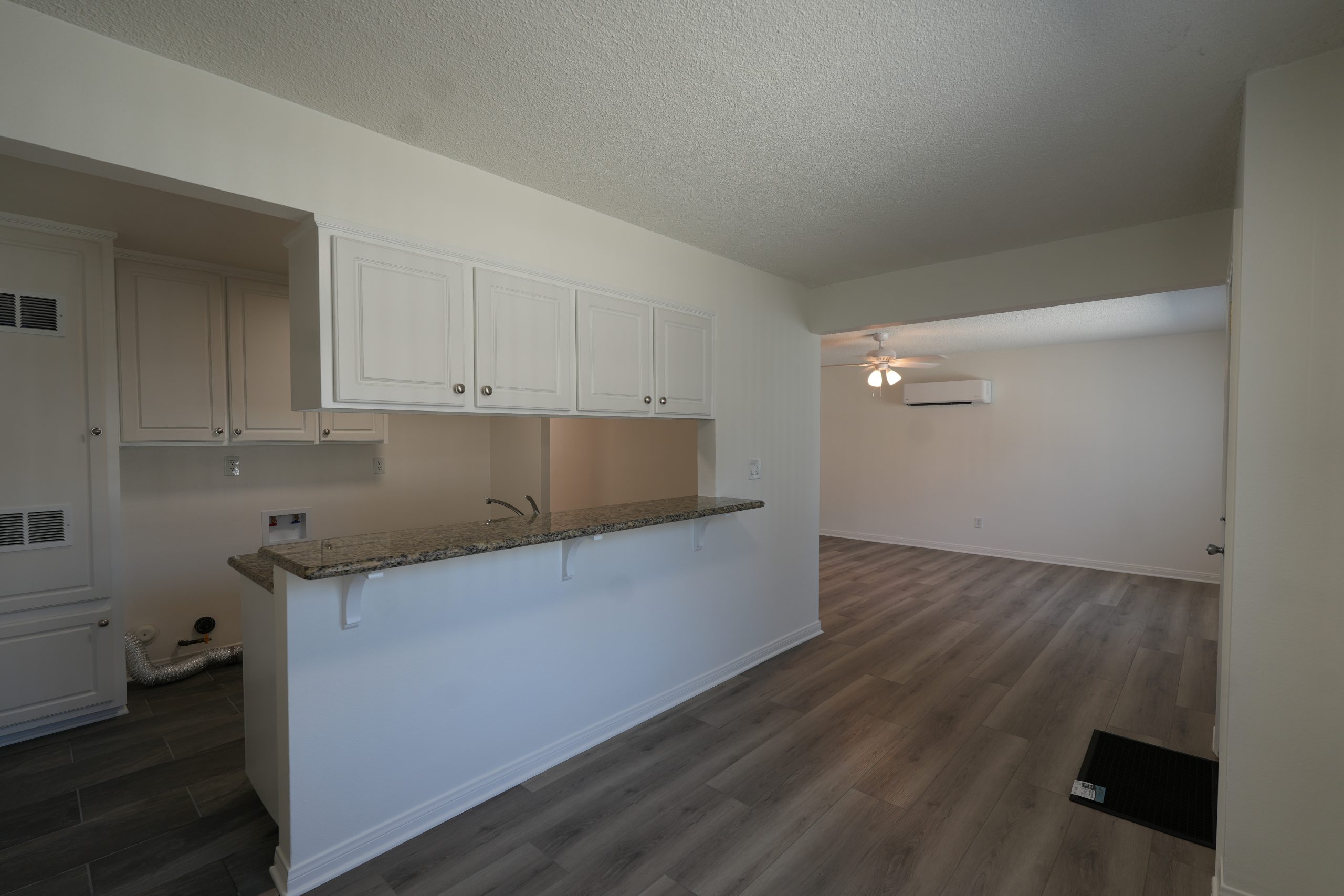 5201-1/2 E. Santa Ana Cudahy, CA 90201