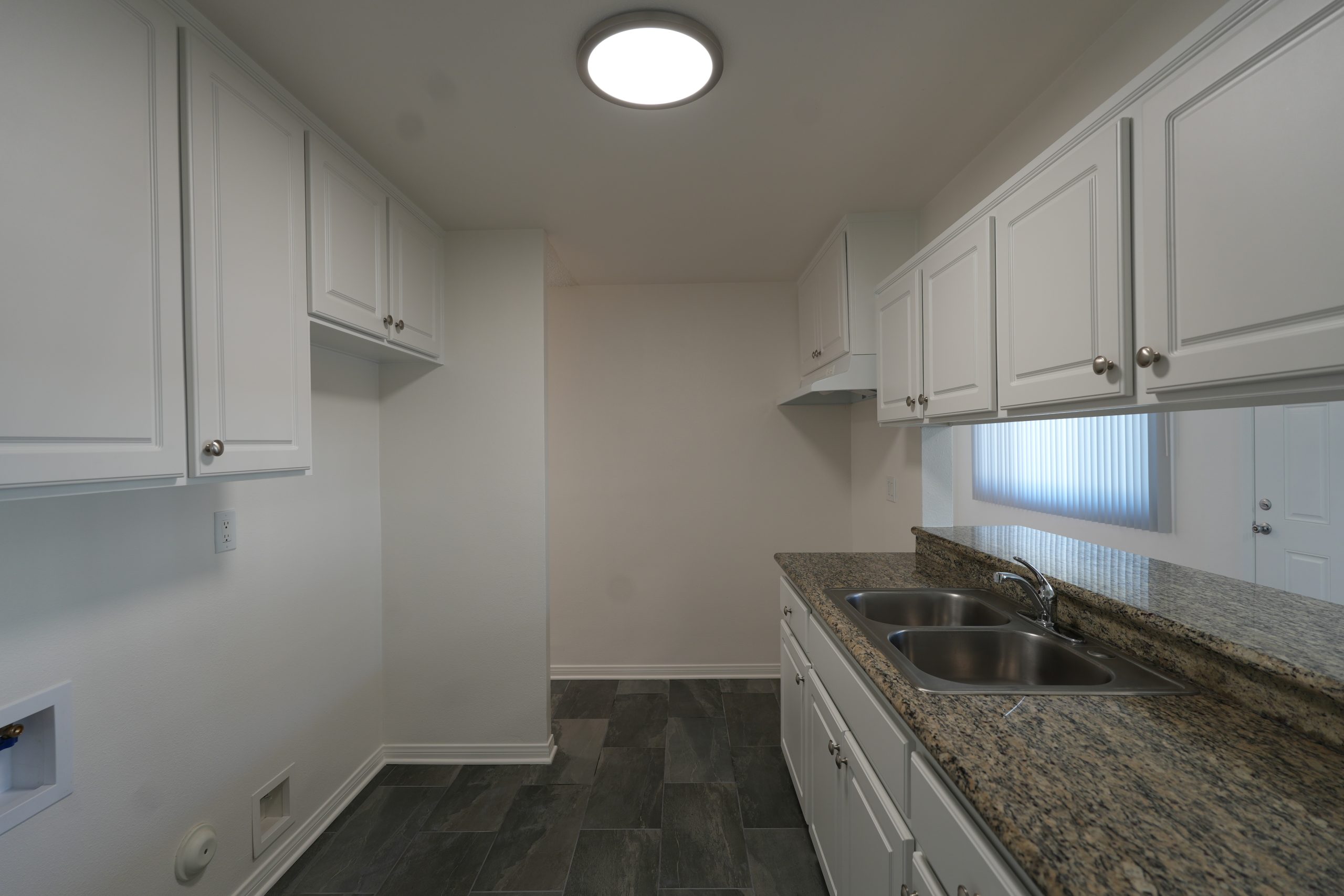 5201-1/2 E. Santa Ana Cudahy, CA 90201
