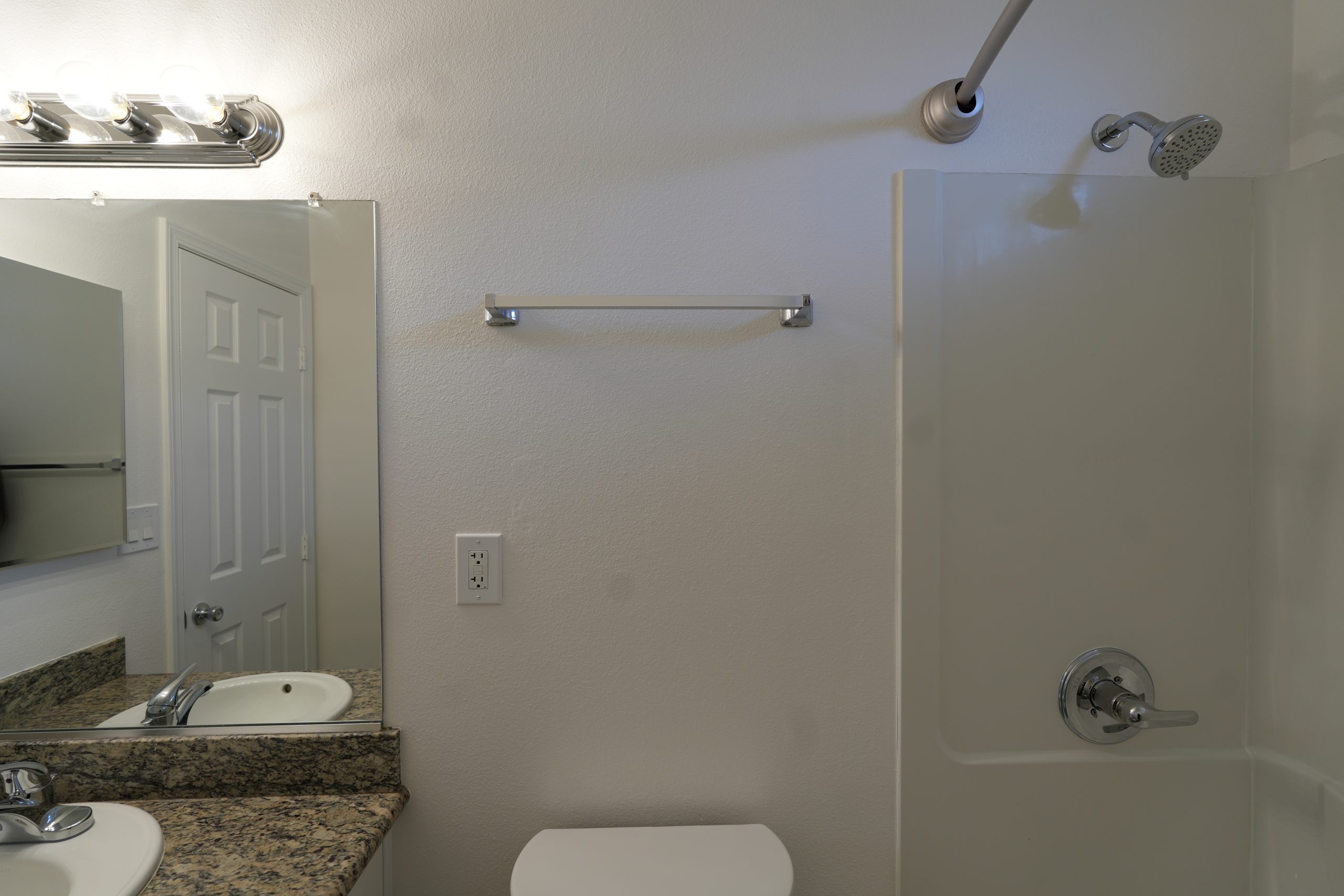 5201-1/2 E. Santa Ana Cudahy, CA 90201