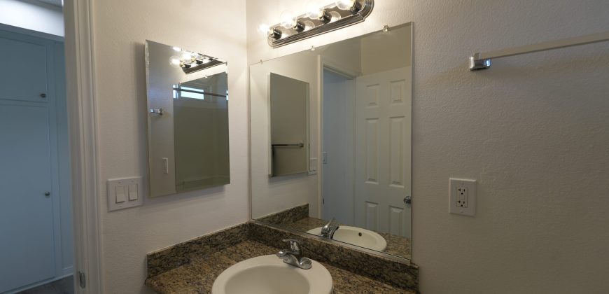 5201-1/2 E. Santa Ana Cudahy, CA 90201