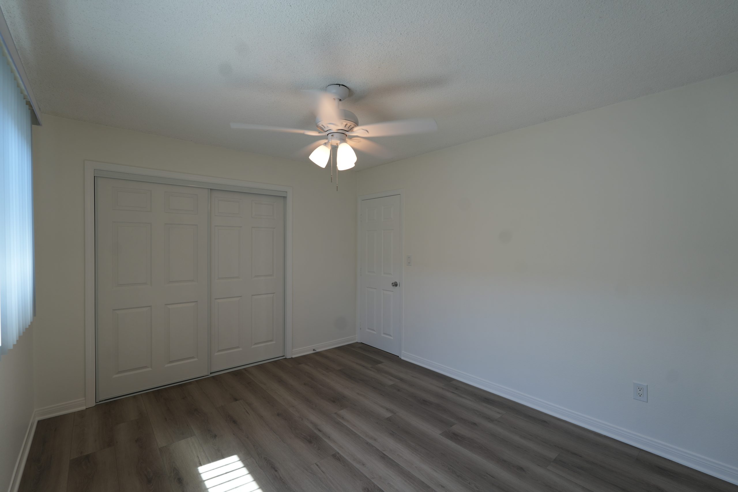 5201-1/2 E. Santa Ana Cudahy, CA 90201