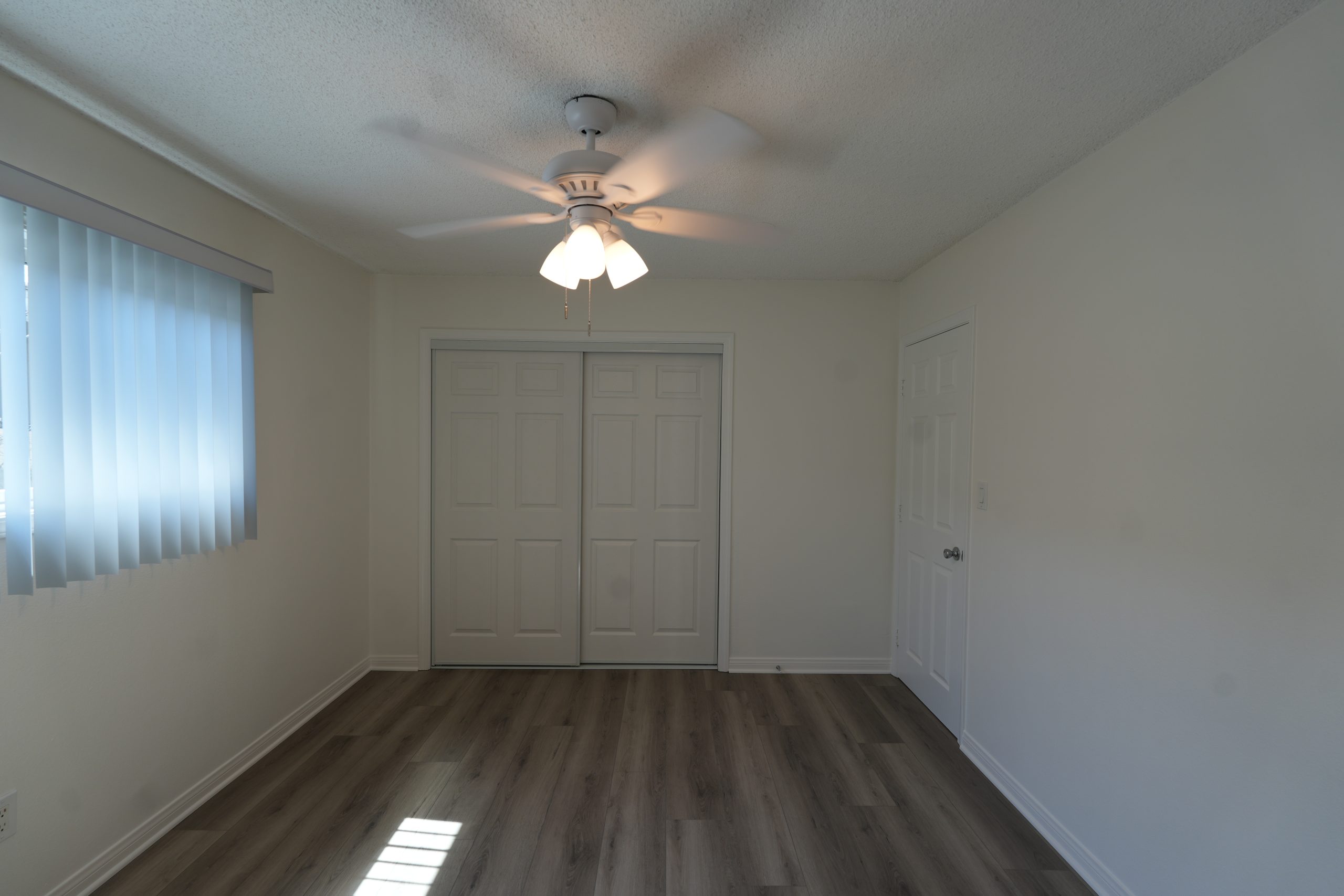 5201-1/2 E. Santa Ana Cudahy, CA 90201