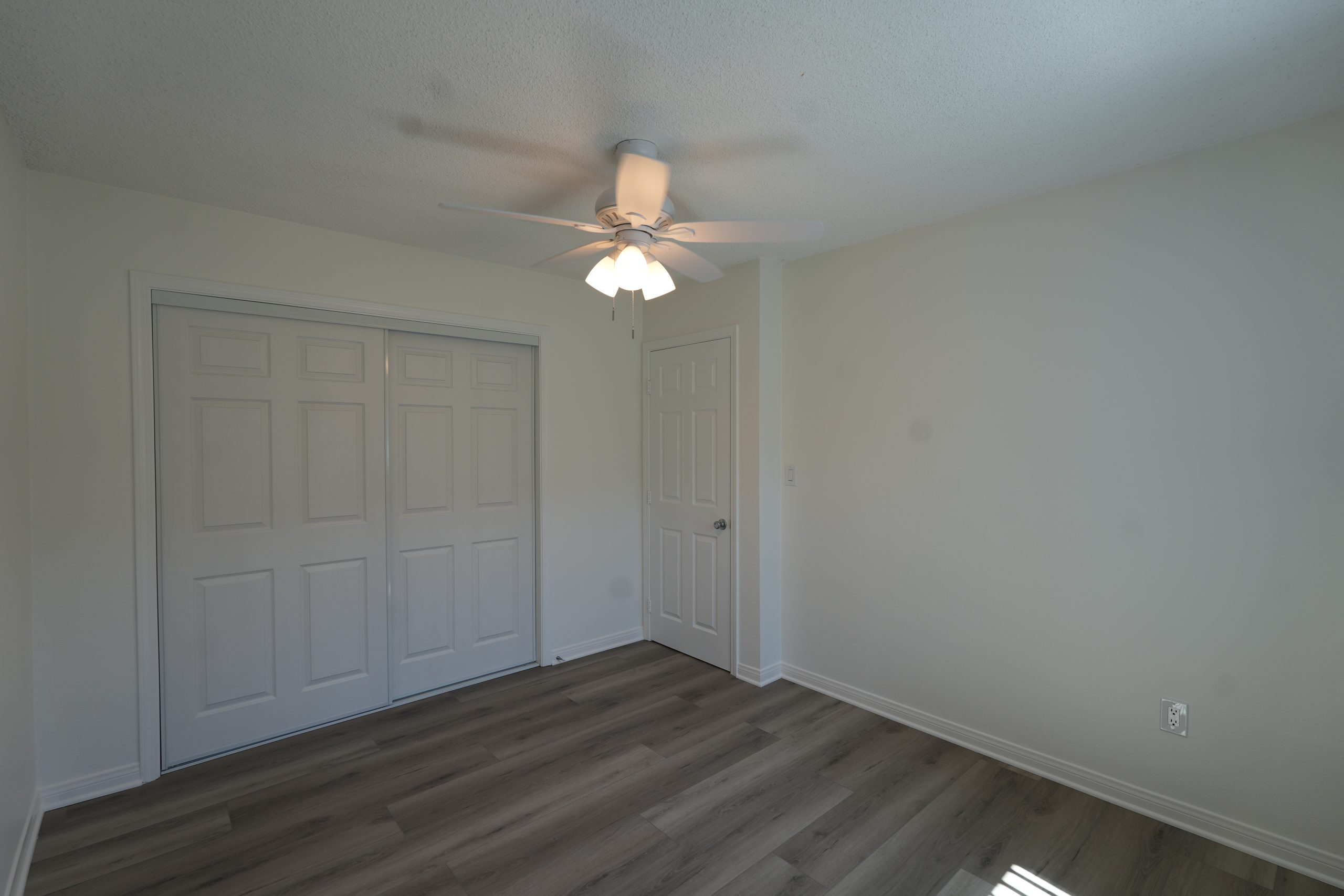 5201-1/2 E. Santa Ana Cudahy, CA 90201