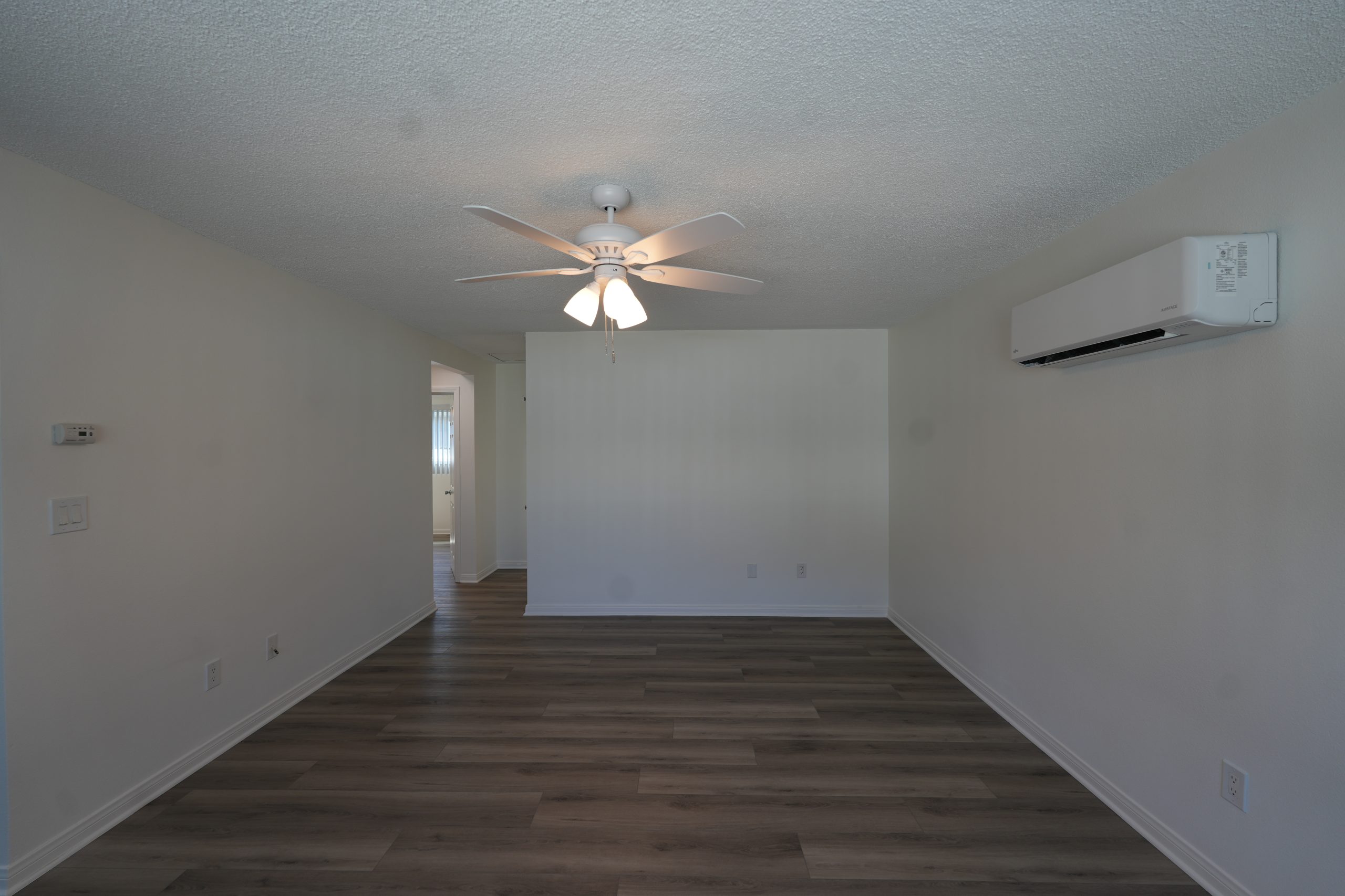 5201-1/2 E. Santa Ana Cudahy, CA 90201