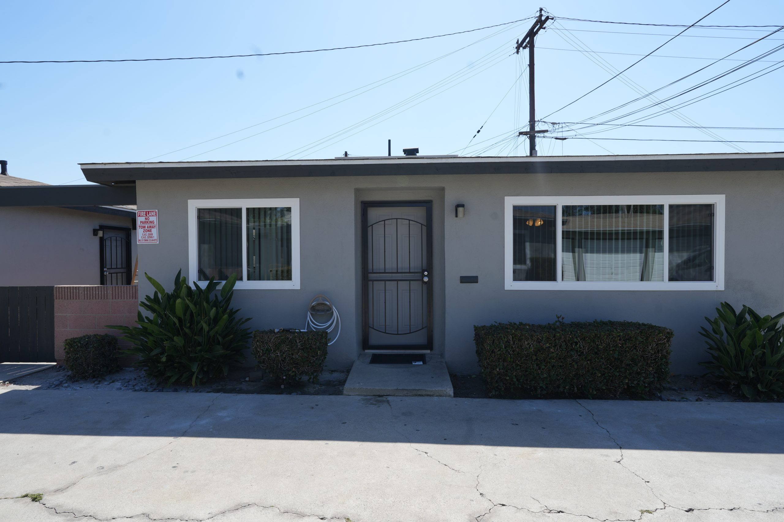 5201-1/2 E. Santa Ana Cudahy, CA 90201