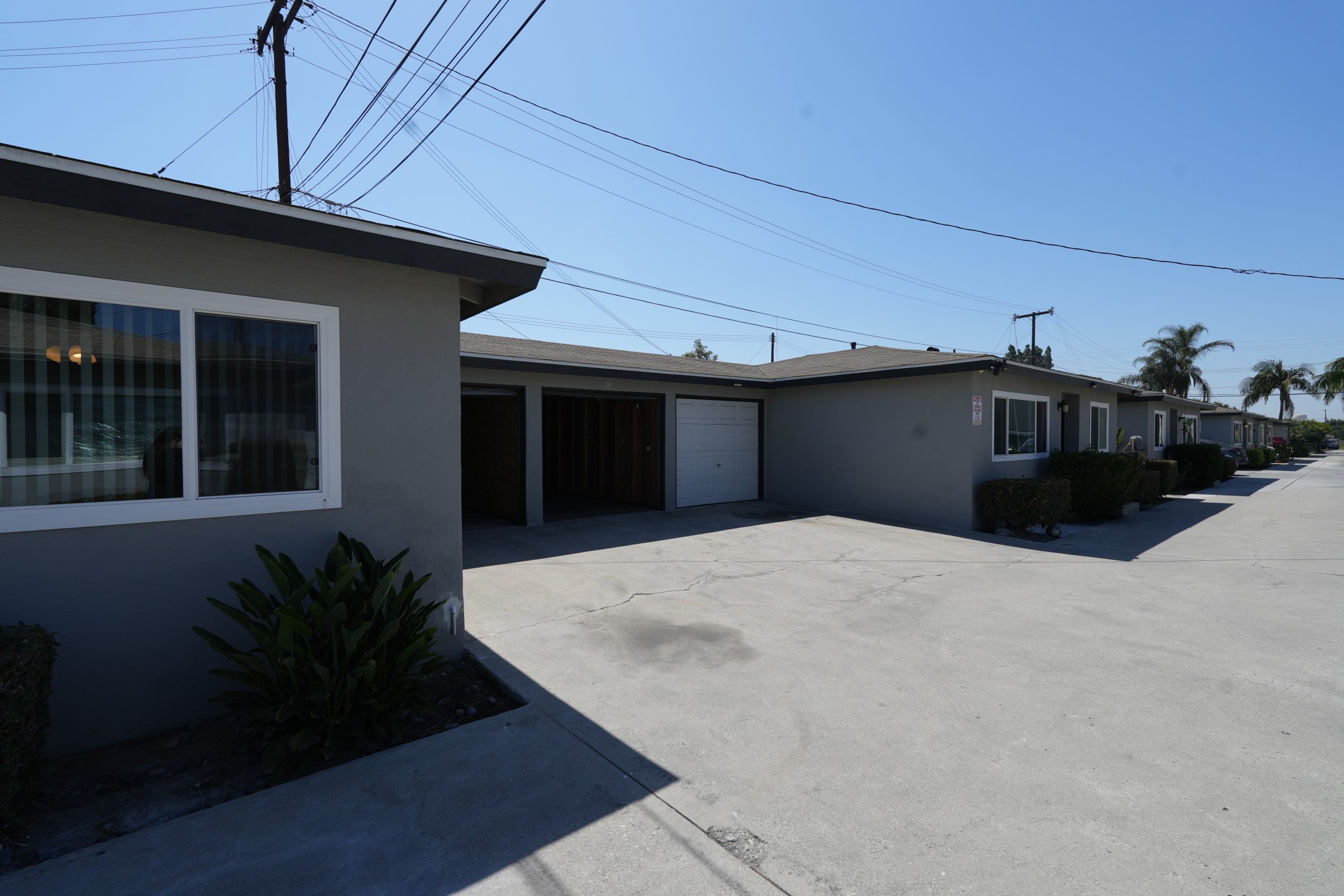 5201-1/2 E. Santa Ana Cudahy, CA 90201
