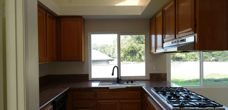 103 Crystal Springs Rd San Dimas, CA 91773-1134