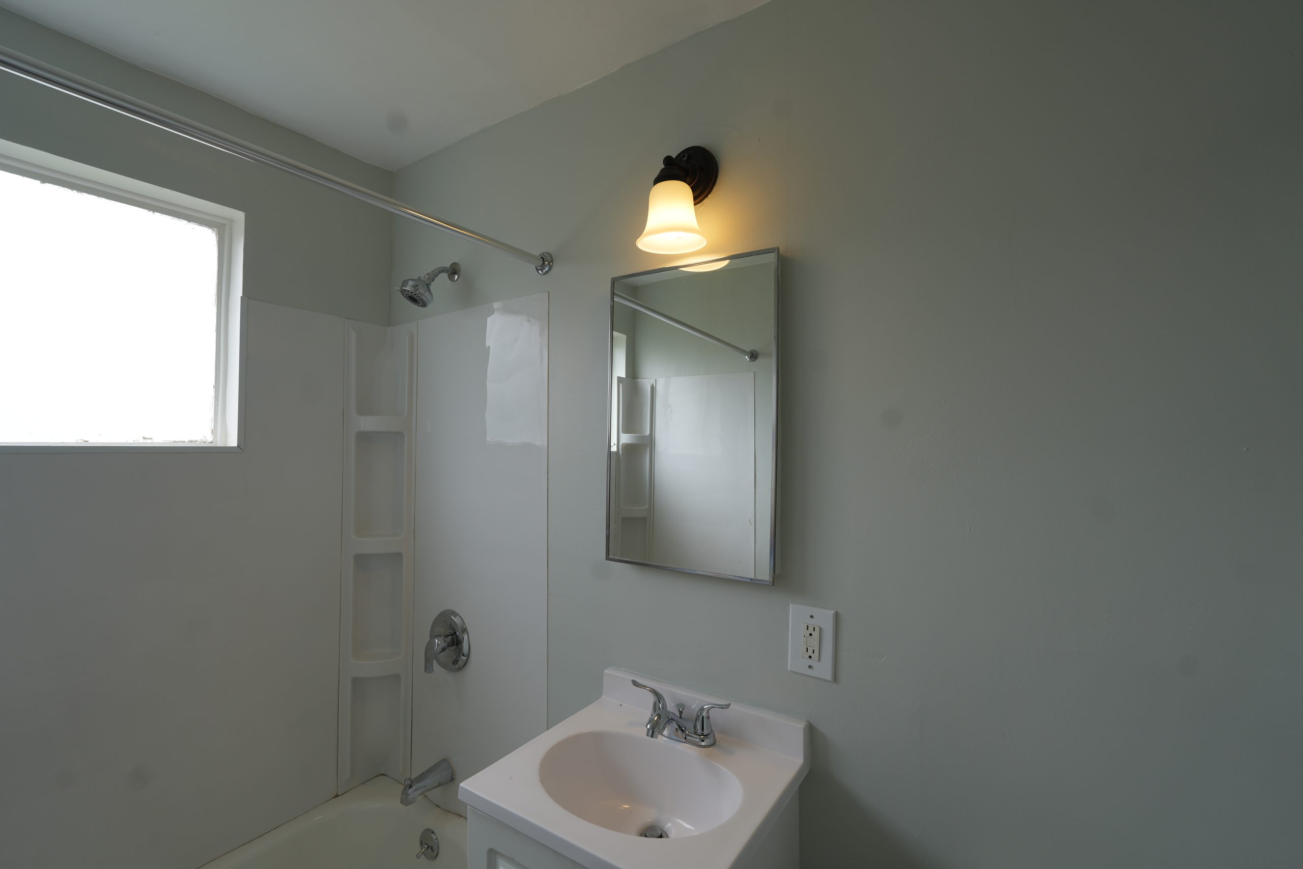 935 S Grand View St, APT 2, Los Angeles, CA 90006