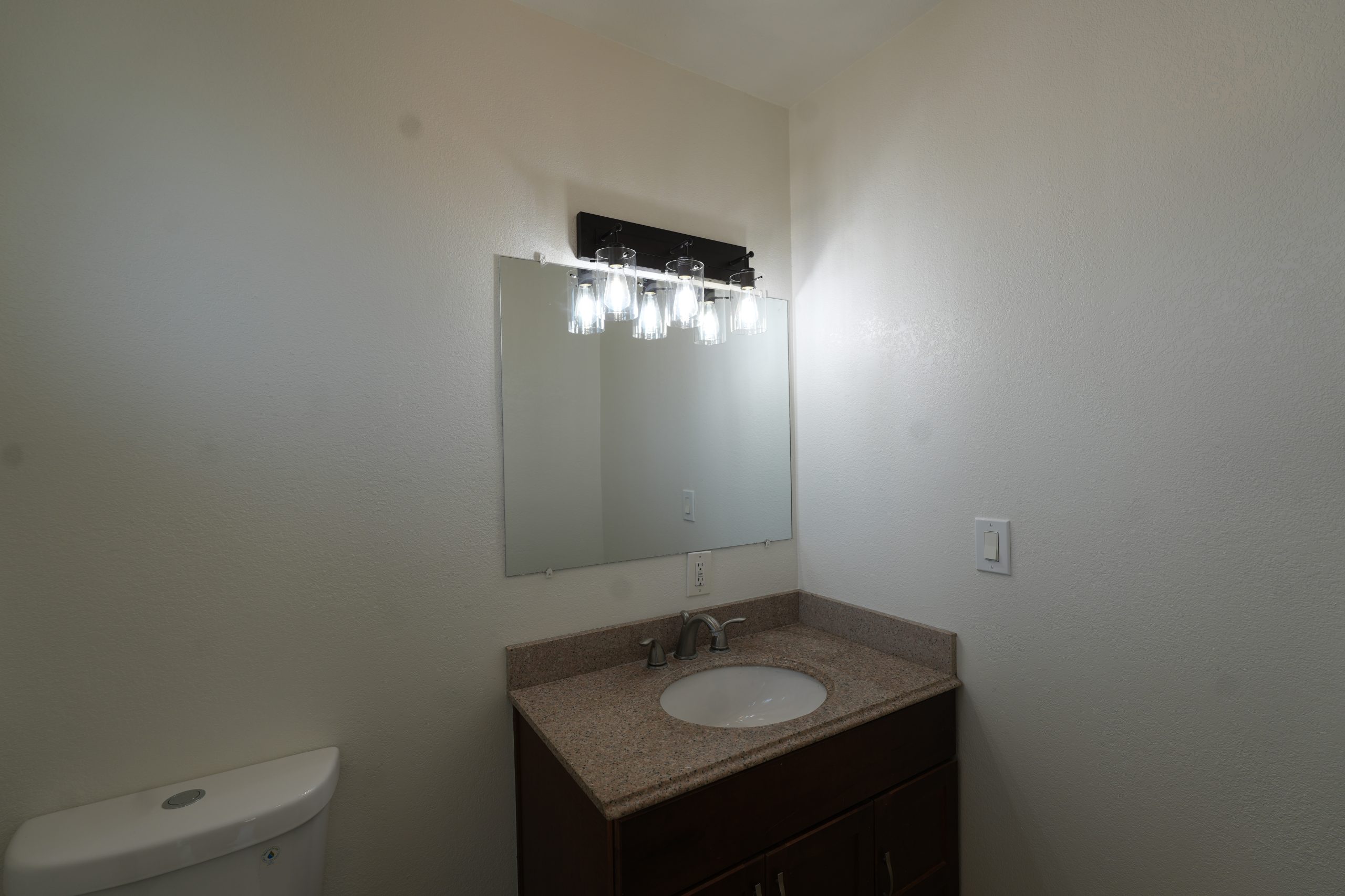 2828 EAST 70TH ST LONG BEACH, CA 90808