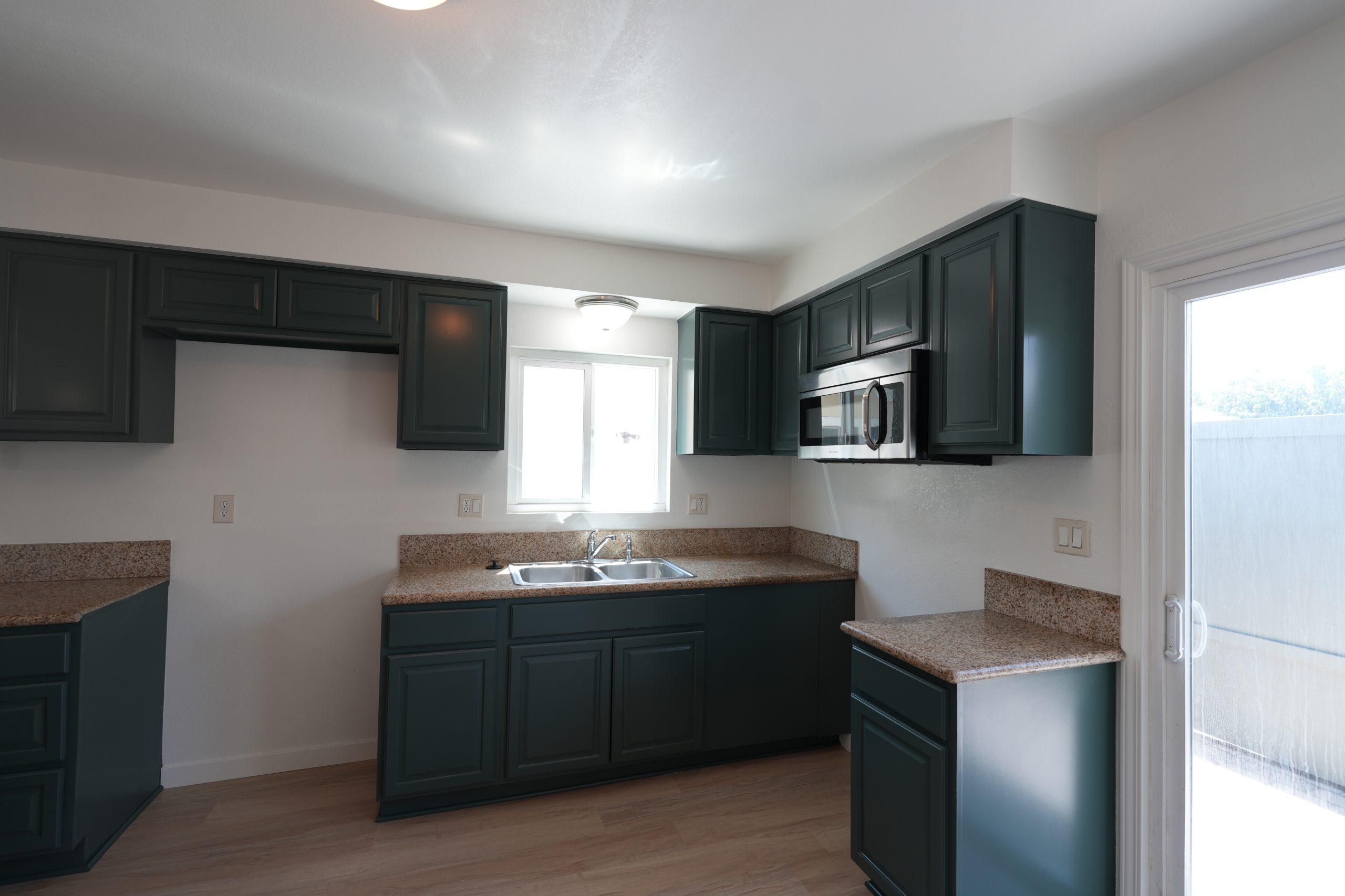 2828 EAST 70TH ST LONG BEACH, CA 90808