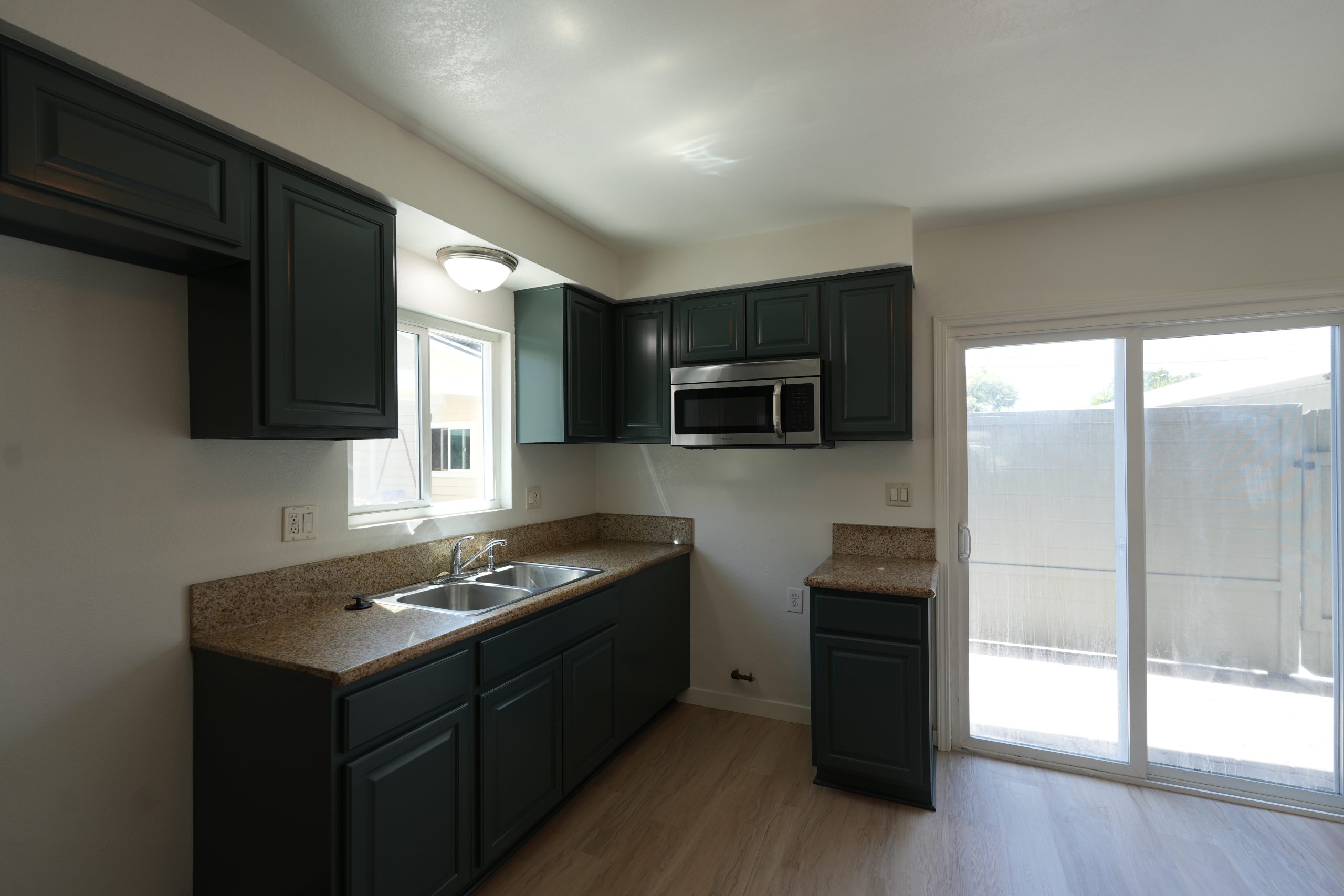 2828 EAST 70TH ST LONG BEACH, CA 90808
