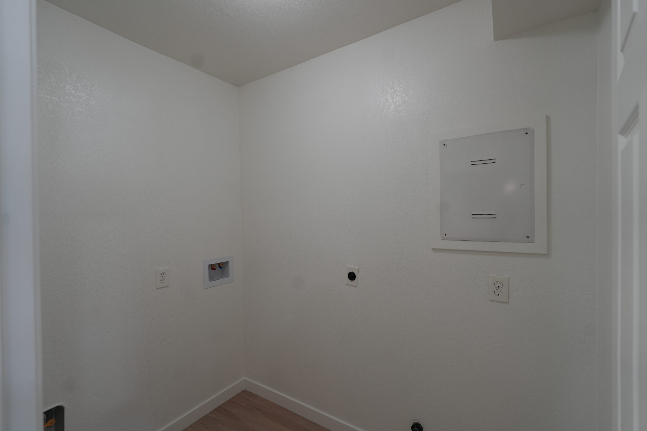 2828 EAST 70TH ST LONG BEACH, CA 90808