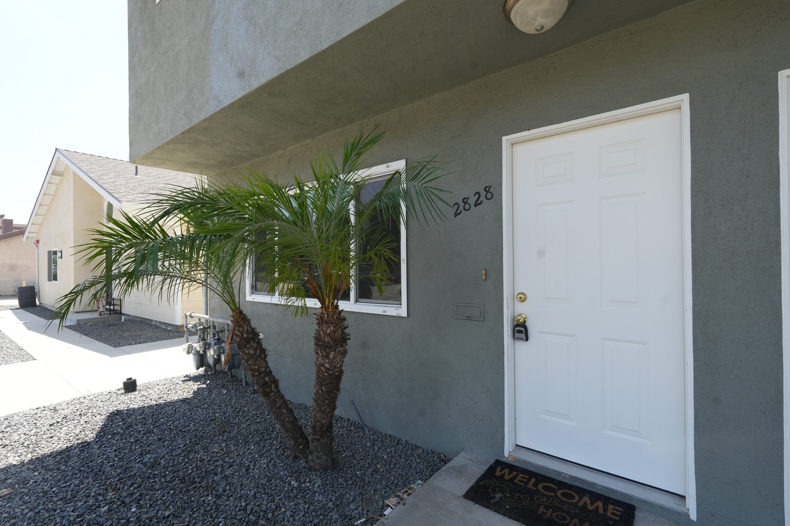 2828 EAST 70TH ST LONG BEACH, CA 90808