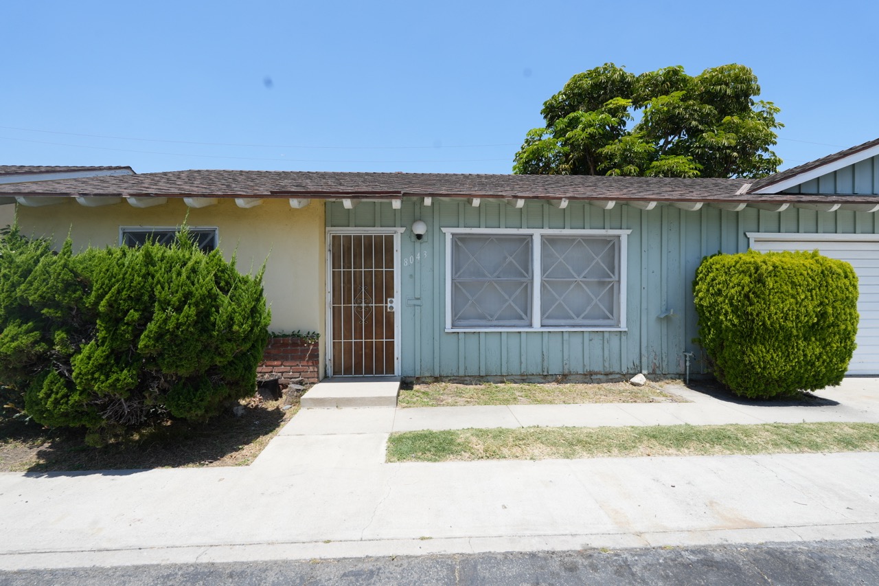 8043 Alameda St, Downey, CA 90242