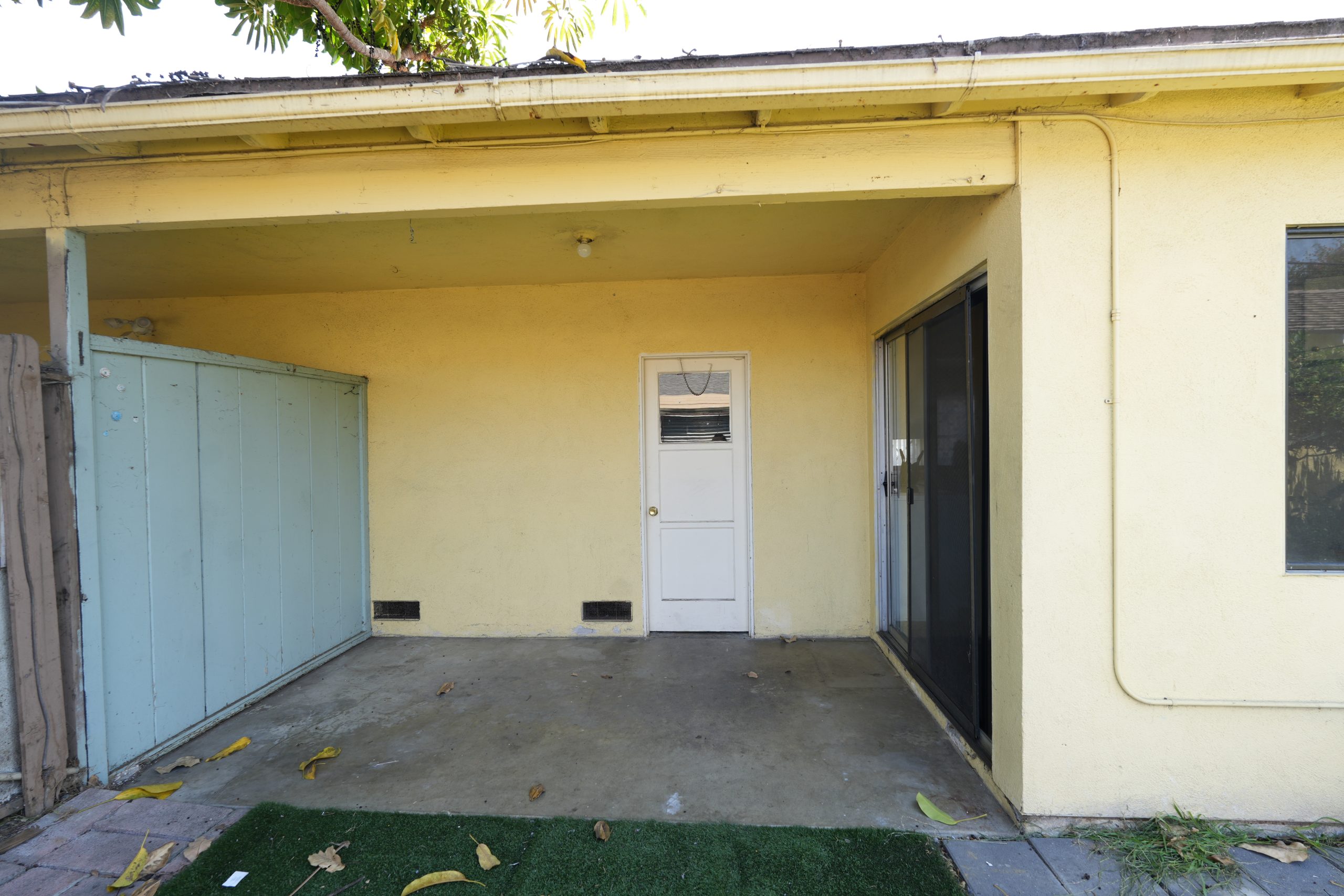 8043 Alameda St, Downey, CA 90242