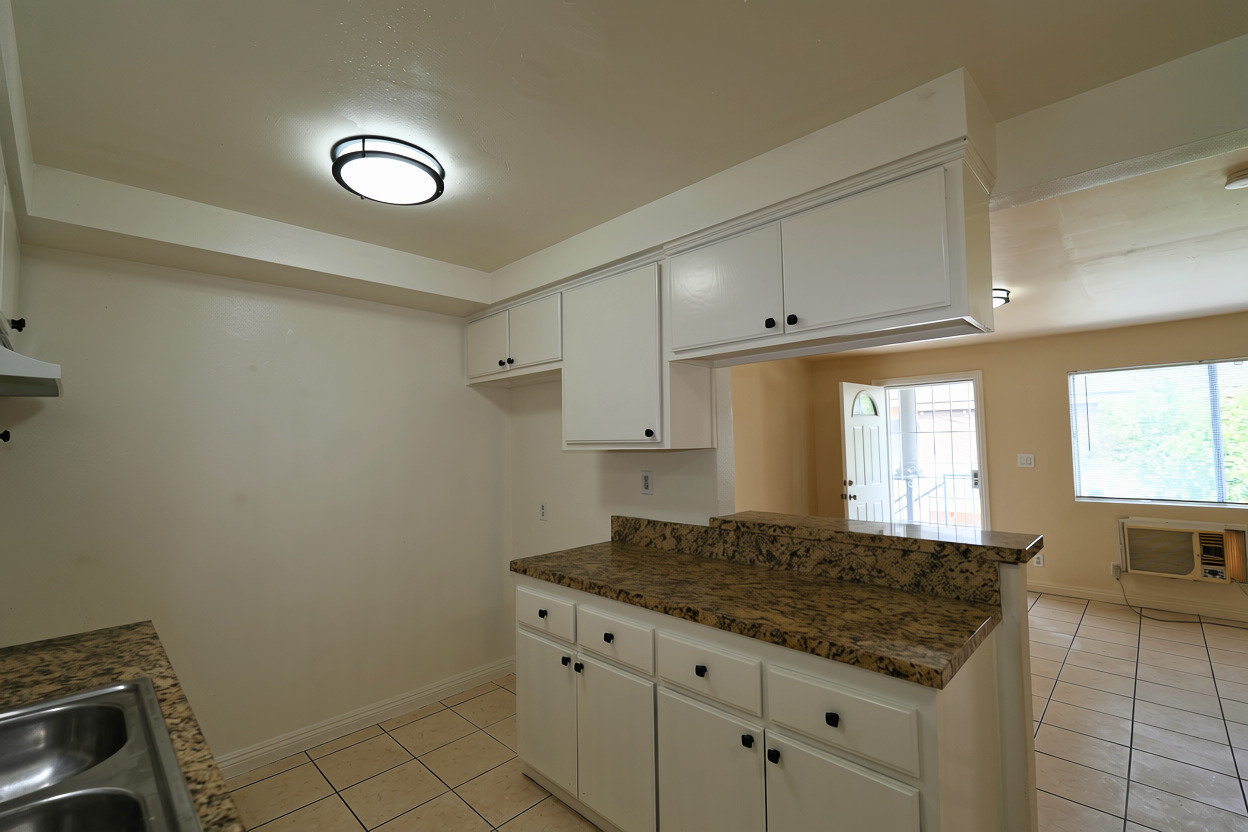 8115 3rd St #E, Downey, CA 90241