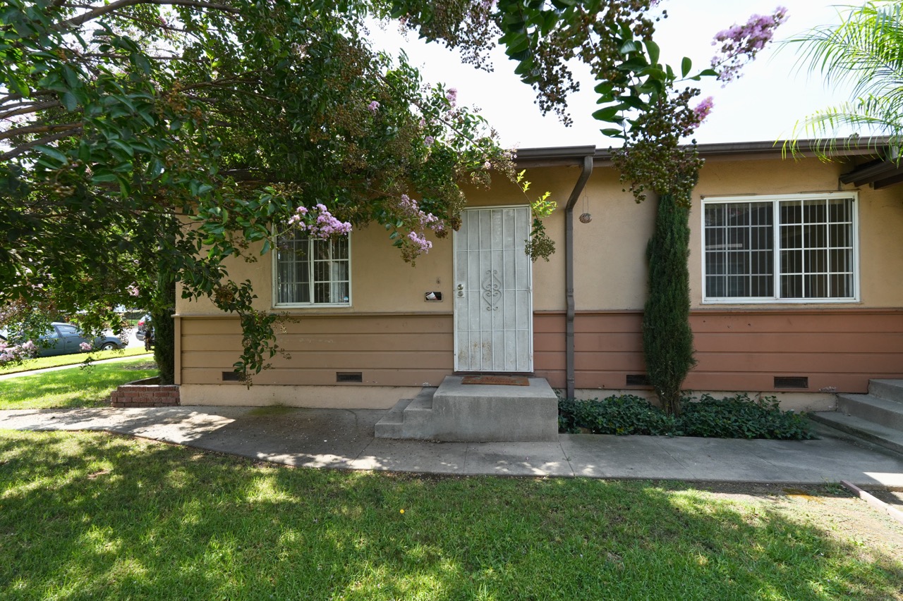 12807 Columbia Way, Downey, CA 90242