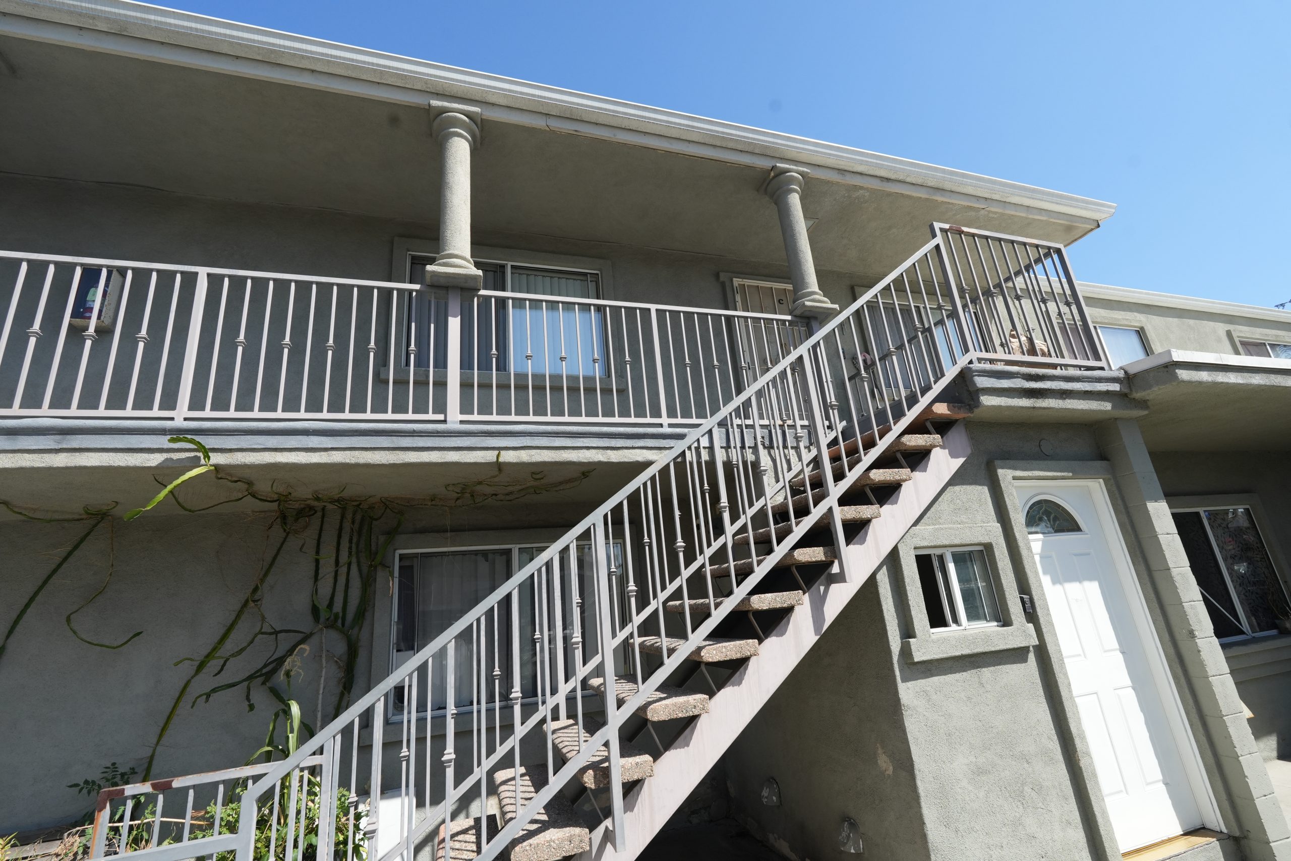 8115 3rd St #E, Downey, CA 90241