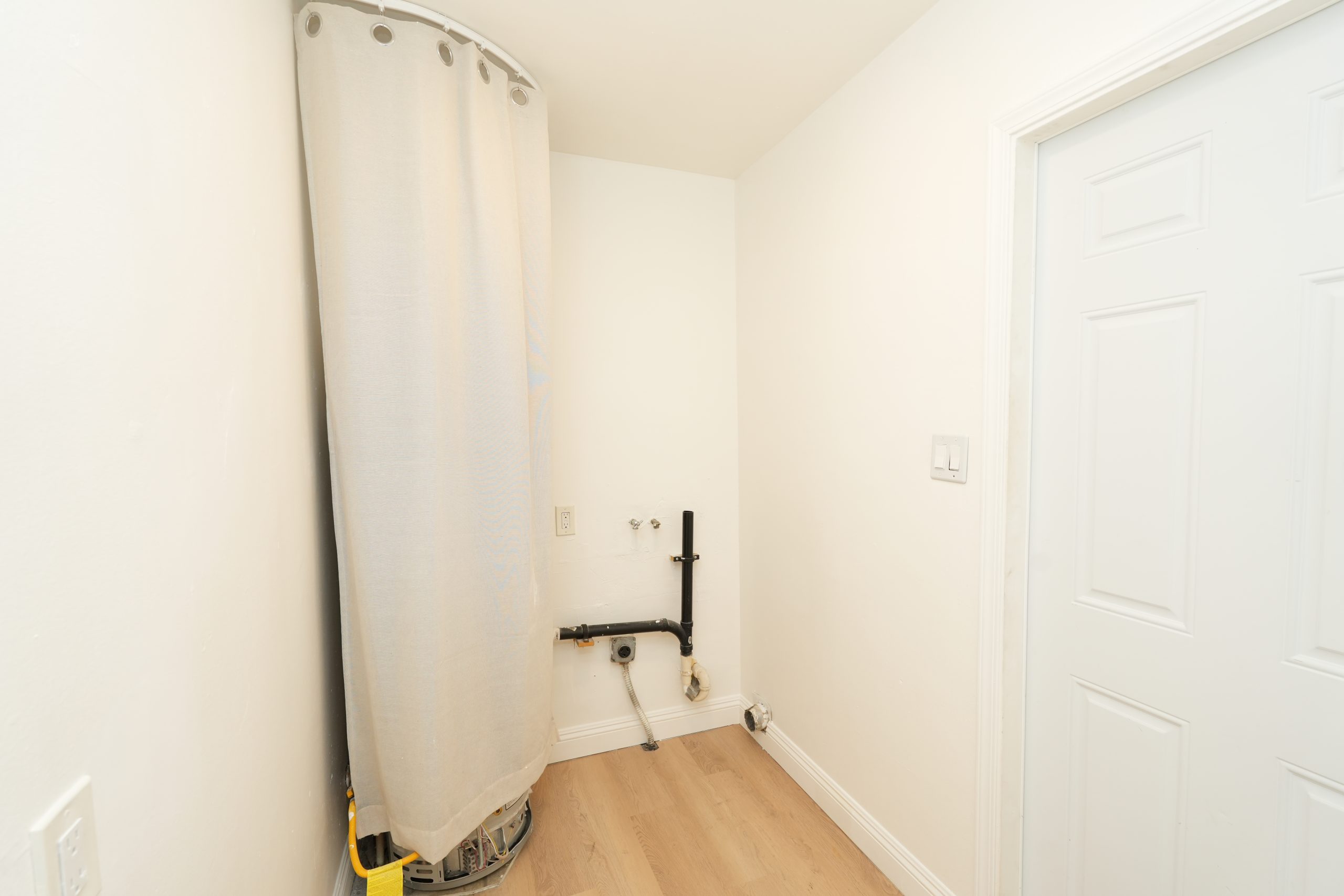 12807 Columbia Way, Downey, CA 90242