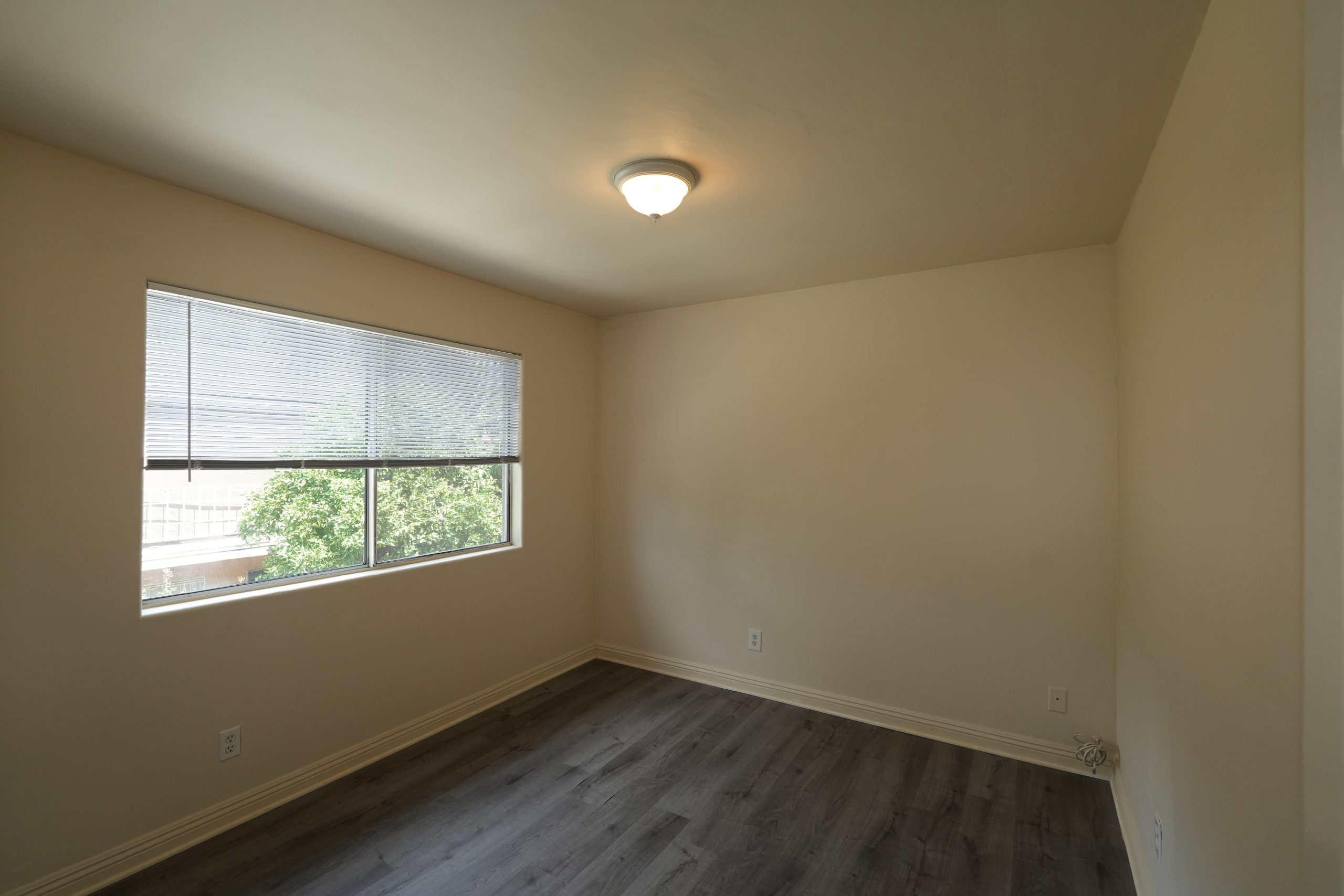 8115 3rd St #E, Downey, CA 90241