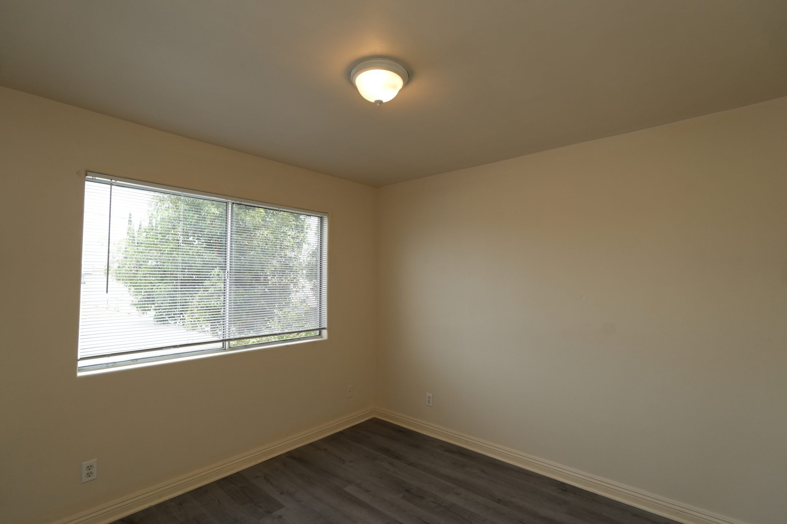 8115 3rd St #E, Downey, CA 90241